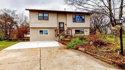 1120 Sherwood Ln, Jefferson, WI 53549
