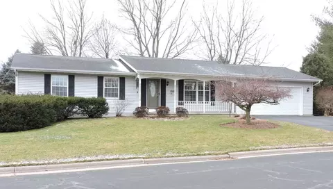 1309 Commonwealth Dr, Fort Atkinson, WI 53538
