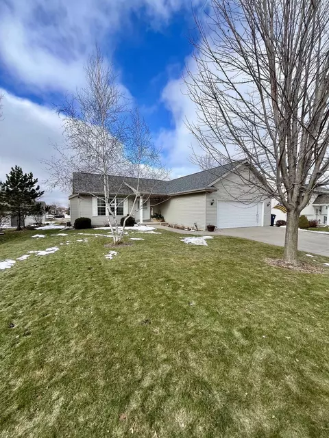 524 Sweetflag Ave, Fond Du Lac, WI 54935