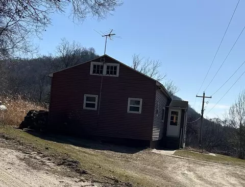 W1475 Chipmunk Ridge Road, Stoddard, WI 54658