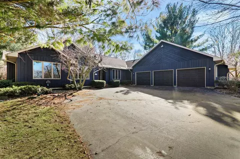 6465 Brandywood Trl, Sun Prairie, WI 53590
