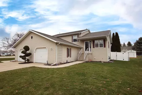 963 Eastman Ln, Fond Du Lac, WI 54935