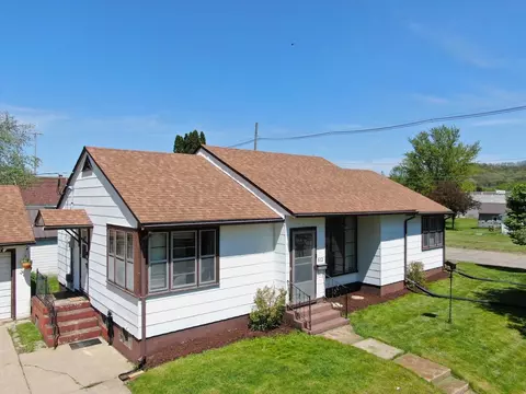 512 W 5th St, Richland Center, WI 53581