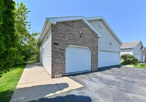420 Autumn Dr #D, Delavan, WI 53115