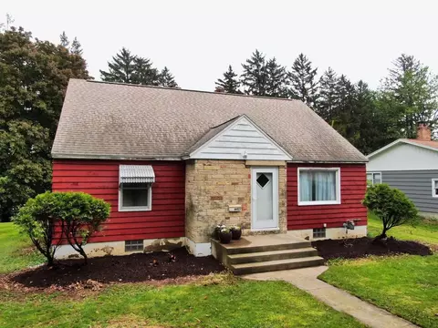 423 Independence Ct, Viroqua, WI 54665