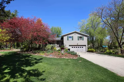 w6933 Fox Drive, Fond Du Lac, WI 54937