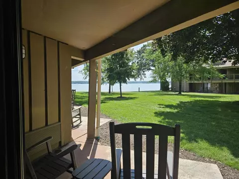 2400 E Geneva St #1406, Delavan, WI 53115