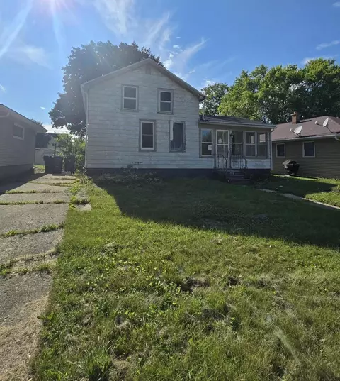 518 N Cedar St, Horicon, WI 53032