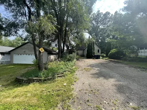 318 Lake Shore Dr, Edgerton, WI 53534