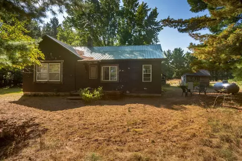 w6549 Apache Road, Wild Rose, WI 54984