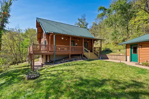 s4563 Newton Road, Genoa, WI 54632