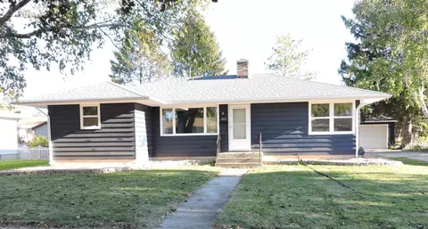 423 Rogers St, Fort Atkinson, WI 53538