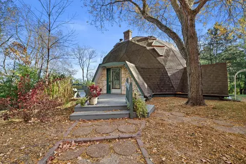 n9254 Woodfield Court, Mukwonago, WI 53149