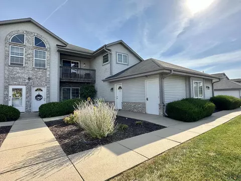 423 Betzer Rd #F, Delavan, WI 53115