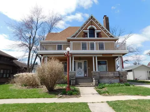 130 S 4th St, Delavan, WI 53115 photo 1