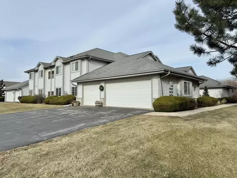 423 Betzer Roa #D, Delavan, WI 53115