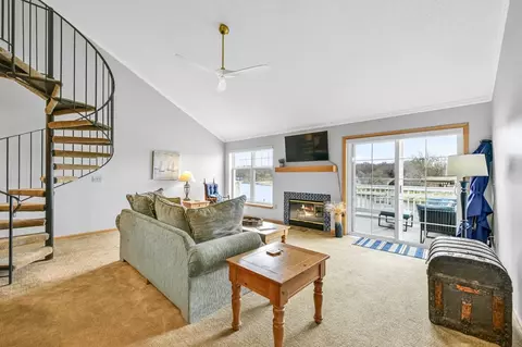 2205 Landings Ln, Delavan, WI 53115