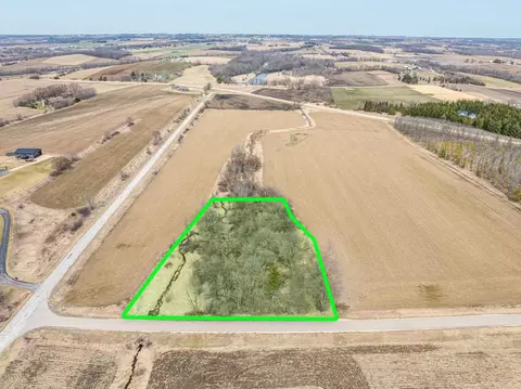 W Allen Road, Theresa, WI 53091