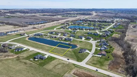 1076 Ducharme Pkwy, Fond Du Lac, WI 54935
