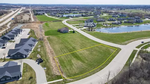 551 N Country Ln, Fond Du Lac, WI 54935