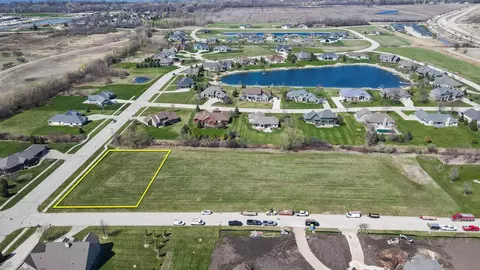 1067 Pine Lake Dr, Fond Du Lac, WI 54935