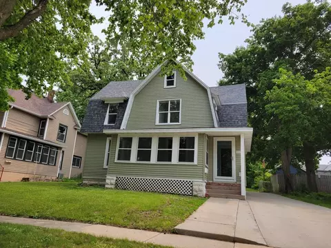 309 N 5th St, Delavan, WI 53115