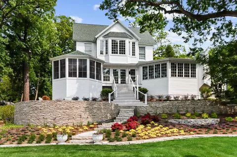 1809 S Shore Dr, Delavan, WI 53115