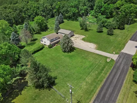 n6249 Paradise Drive, Burlington, WI 53105