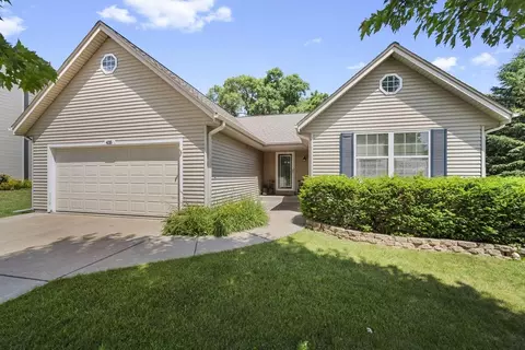 435 Aspen St, Johnson Creek, WI 53038