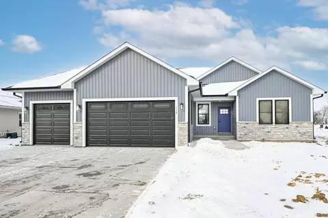 114 Autumn Dr, Delavan, WI 53115