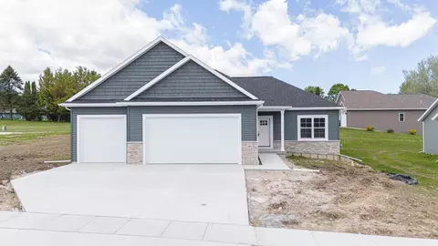 201 Edgewater Ct, Theresa, WI 53091