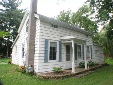245 Maple, Eagle, WI 53119 photo 1