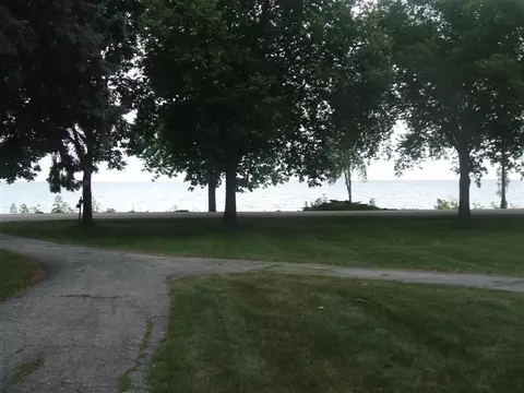 7521 N N Bch, Fox Point, WI 53217 photo 1