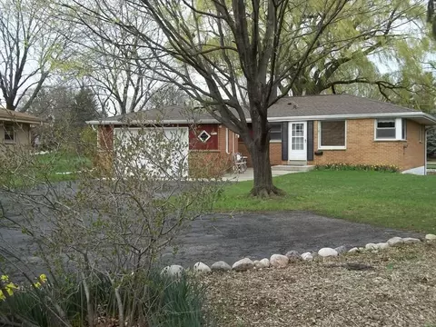 5735 Eldon, Greendale, WI 53129 photo 1