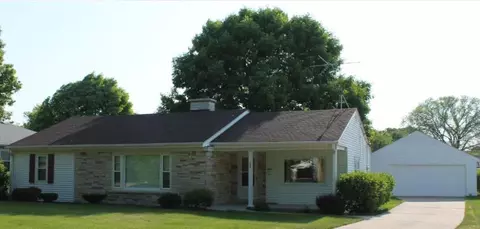 706 N Glenn, Waukesha, WI 53188 photo 1