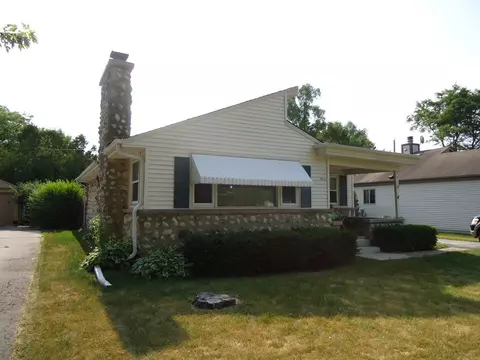 8046 N Seneca, Fox Point, WI 53217 photo 1