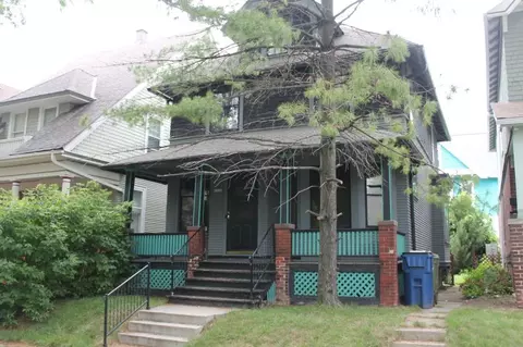 1926 E Webster, Milwaukee, WI 53211 photo 1