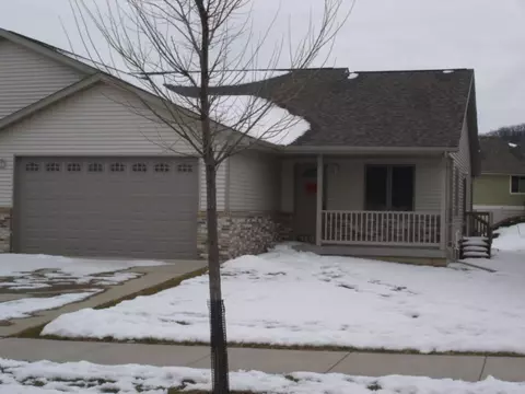 423 Timbercrest, Onalaska, WI 54650 photo 1