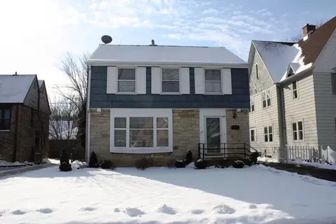 407 E Hampton, Whitefish Bay, WI 53217 photo 1