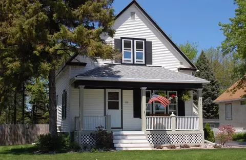 1312 E Warnimont, Milwaukee, WI 53207 photo 1