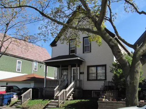 425 E Smith, Milwaukee, WI 53207 photo 1