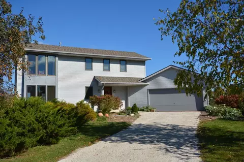 s105w37302 Estates, Eagle, WI 53119 photo 1