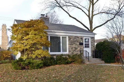 830 E Hampton, Whitefish Bay, WI 53217 photo 1