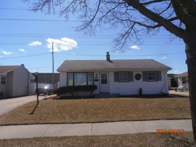 2221 W Van Norman Ave, Milwaukee, WI 53221 photo 1