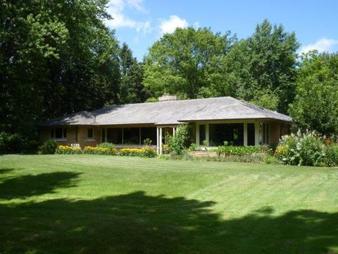 1712 E Fox Ln, Fox Point, WI 53217 photo 1
