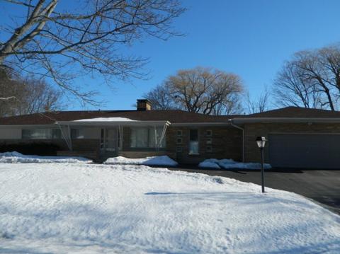 8660 N N Pt, Fox Point, WI 53217 photo 1