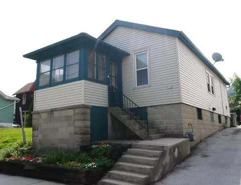 825 E Pearson, Milwaukee, WI 53202 photo 1