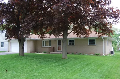 327 Eagle, Eagle, WI 53119 photo 1