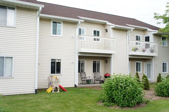 1893 Parknoll Ln, Port Washington, WI 53074 photo 1