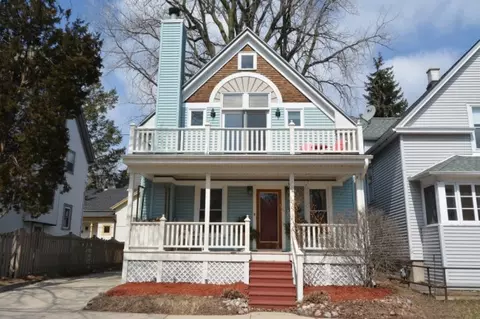 1908 E Iron, Milwaukee, WI 53207 photo 1
